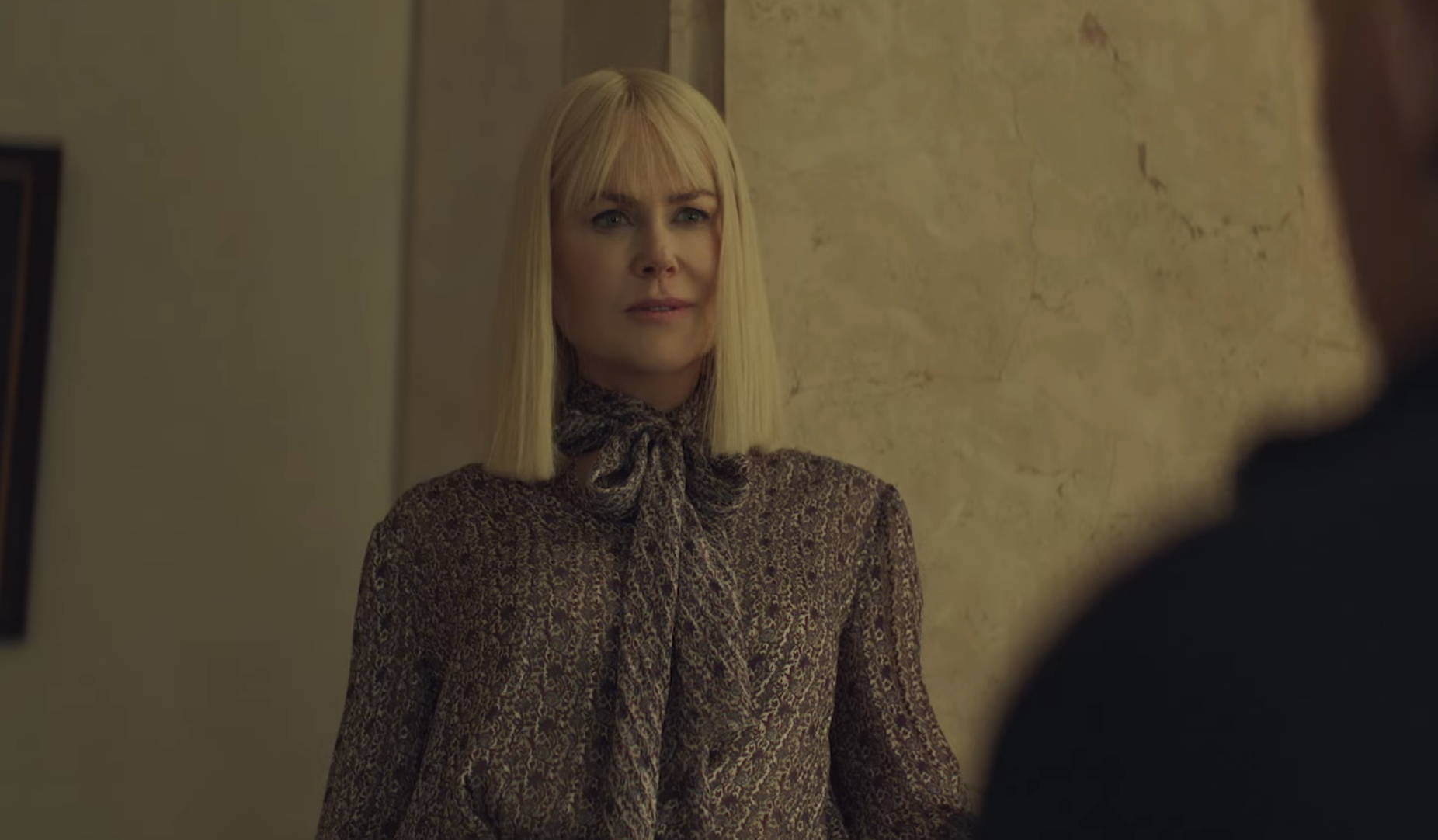 Сезон 2: Трейлер (англ.)