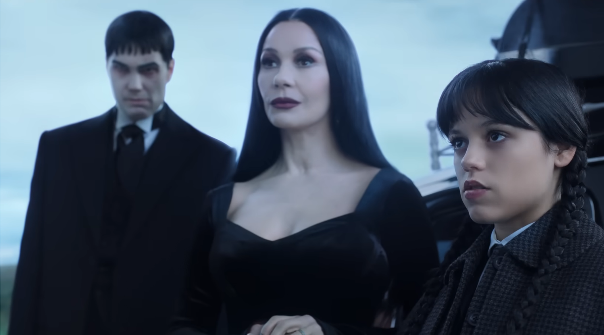 Сезон 2: Трейлер (англ.)