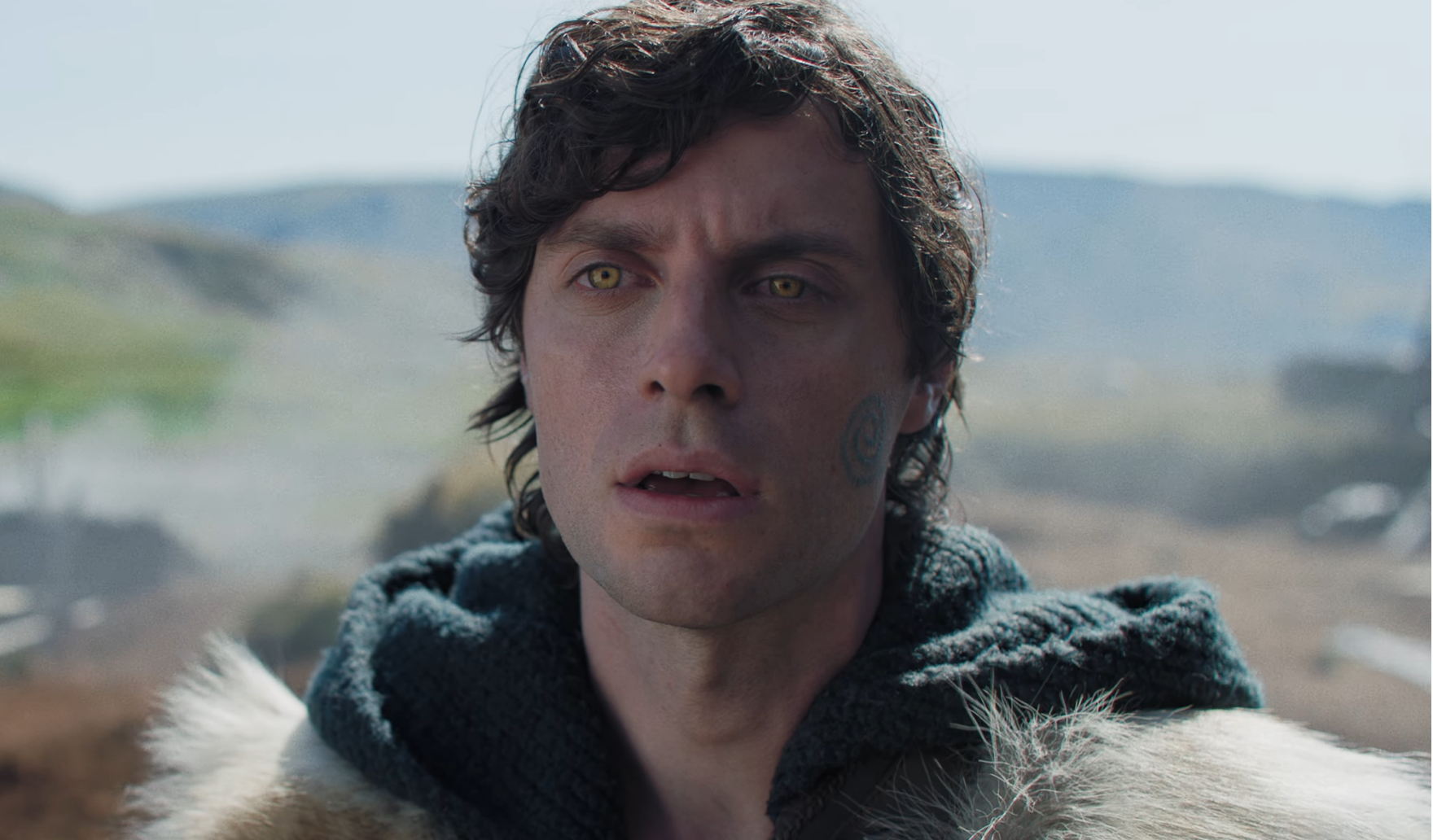 Сезон 1: Трейлер (англ.)