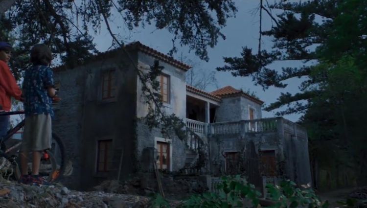 Трейлер (рус.)