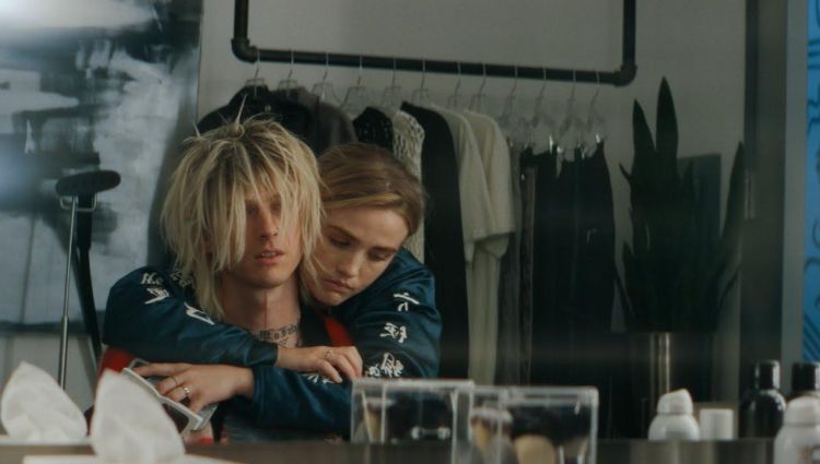 Трейлер (рус.)