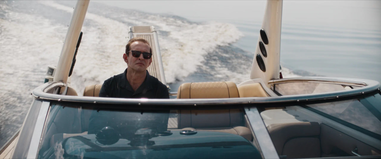 Константин Хабенский и режиссер вместе придумывали финалы разных сцен и много спорили из-за сценария, но в итоге нашли общий язык