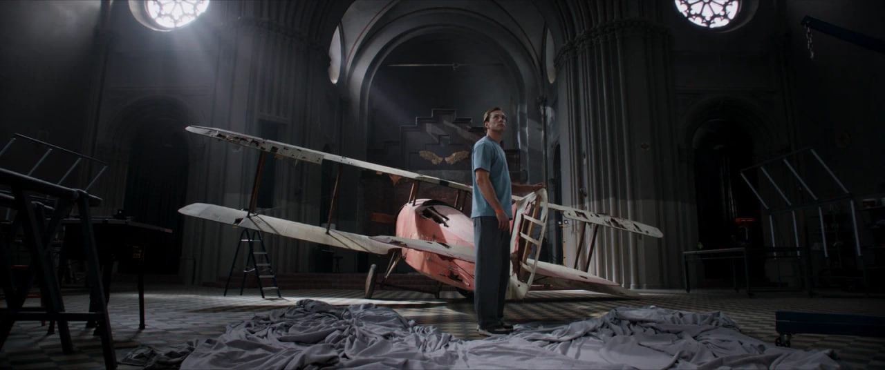 Александр Горбатов, сыгравший главную роль, приходил на кастинг около десяти раз и пробовался с разными партнершами