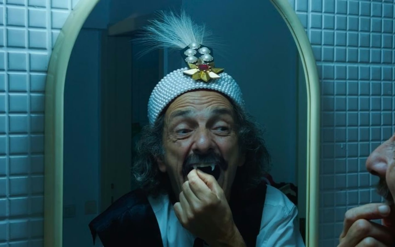 Монтажёр Каталин Кристутиу признался, что Жуде специально выбирал самые неудачные кадры, сгенерированные ИИ