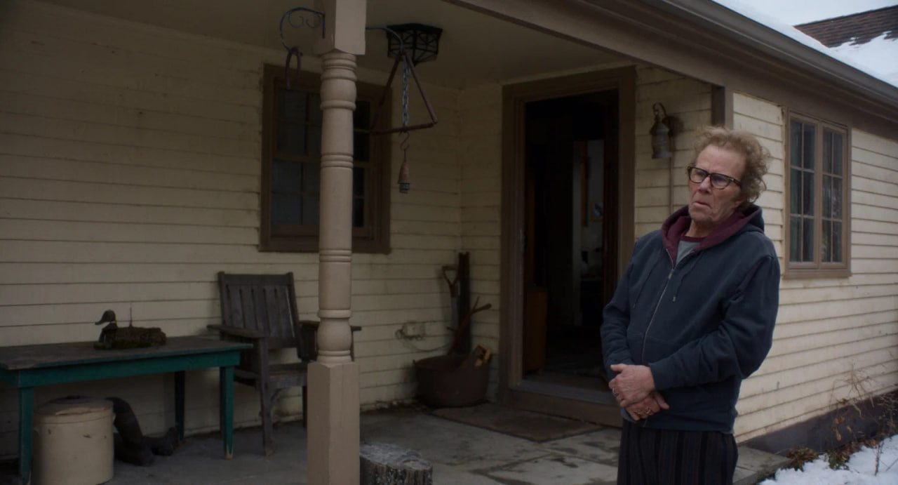 Сценарий фильма вырос из идеи Джармуша когда-нибудь снять Тома Уэйтса в роли отца Адама Драйвера