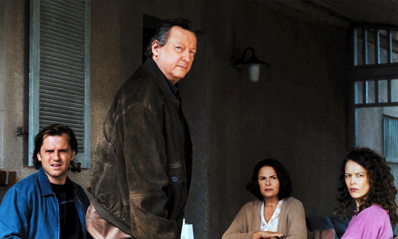 Идея фильма пришла режиссёру Петцольду во время съёмок сцены его предыдущего фильма «Красное небо», во время которой за столом читали стихотворение Генриха Гейне