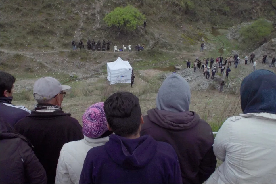 Снимая свой дебют в документальном кино, «Наша земля», Лукресия Мартель работала с материалом длиной в 300 часов