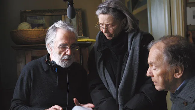 Одним из постоянных указаний, которые режиссер Михаэль Ханеке давал актёрам в фильме «Любовь», было избегать сентиментальности любой ценой