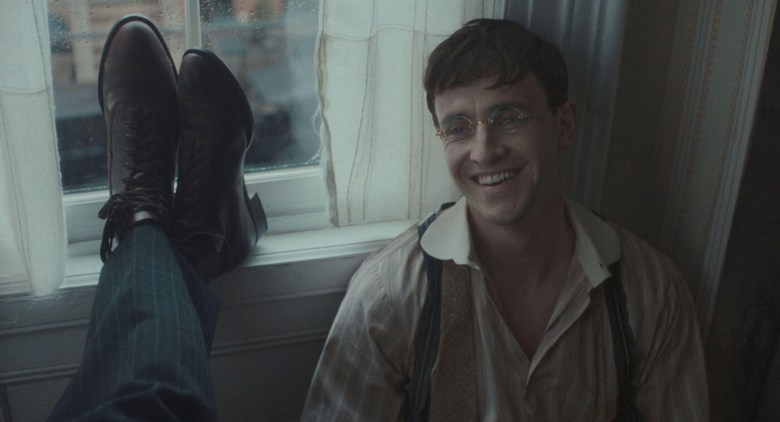 Музыкальный элемент есть и в фильме «История звука» — персонаж Пола Мескала, певец и музыковед из сельской местности Кентукки, собирает фолк-песни в Америке 1917–1920-х годов, чтобы отдать дань уважения своим односельчанам