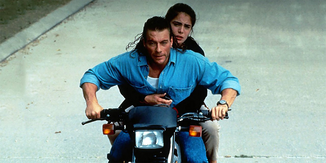 Съемочной группе фильма «Трудная мишень» пришлось соорудить пуленепробиваемый щит для защиты камеры, которой дали название «Ву-Ву Чу-Чу»