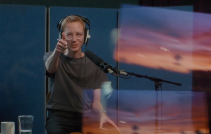 Режиссёры Шеклтон и Осит дружат, и каждый из них указан в титрах фильма другого