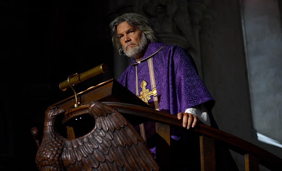 Джош Бролин в фильме «Достать ножи: Воскрешение покойника» (2025)