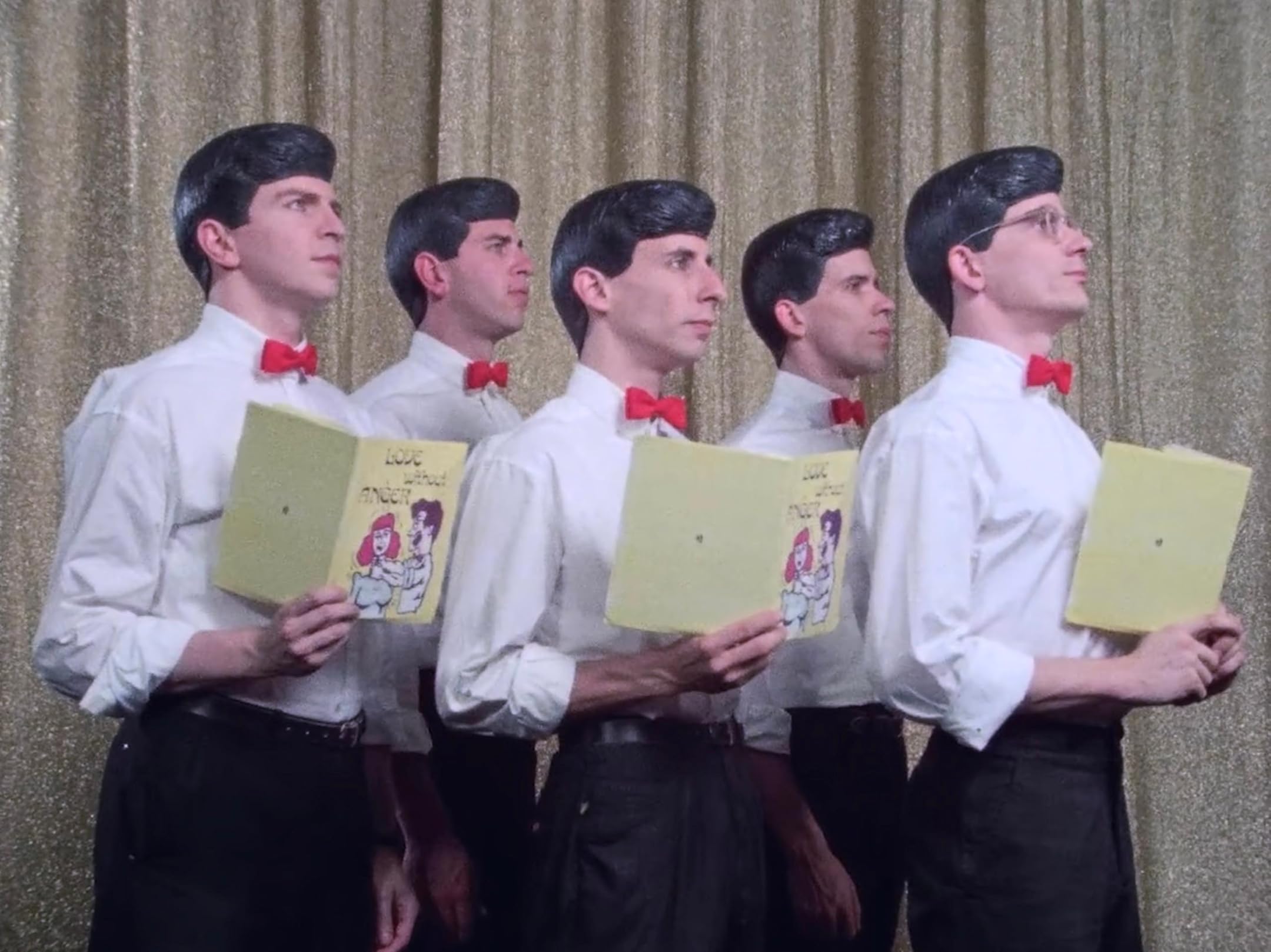 Во время записи своего первого альбома в Германии в феврале 1978 года с Devo связалась группа Kraftwerk и спросила, можно ли использовать 9-минутный фильм Devo «Правда о де-эволюции» в качестве разогрева перед первыми гастролями немецкого коллектива. Devo дали согласие с удовольствием