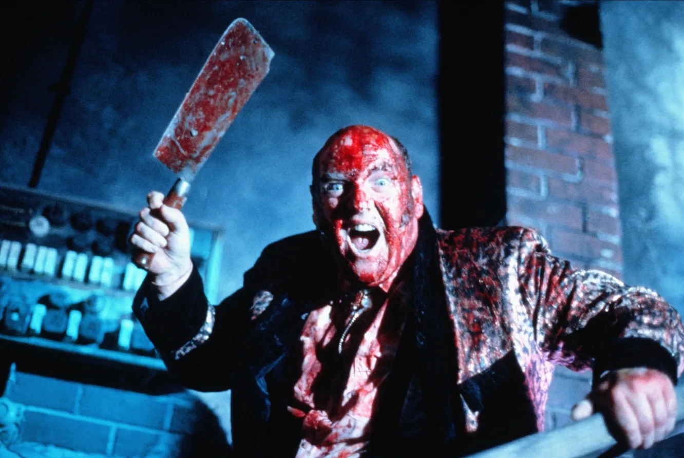 Британскому совету по классификации фильмов так понравилась эта картина, а кровавые сцены показались настолько комичными и безобидными, что он всерьёз рассматривал возможность присвоить ему рейтинг «15+». В конце концов, совет решил, что количество кровавых сцен не соответствует ожиданиям от рейтинга «15+», и присвоили фильму рейтинг «18+»