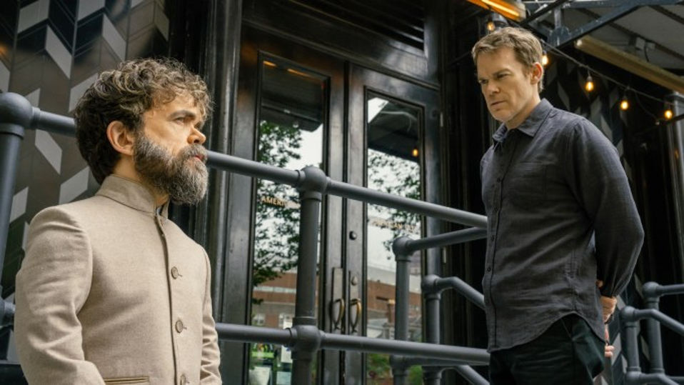 В 2010 году автор Джефф Линдсей подтвердил на автограф-сессии в Эдинбурге, что он выбрал имя Декстер, потому что оно было противоположностью слова «зловещий» и работало на внешнюю нормальность персонажа