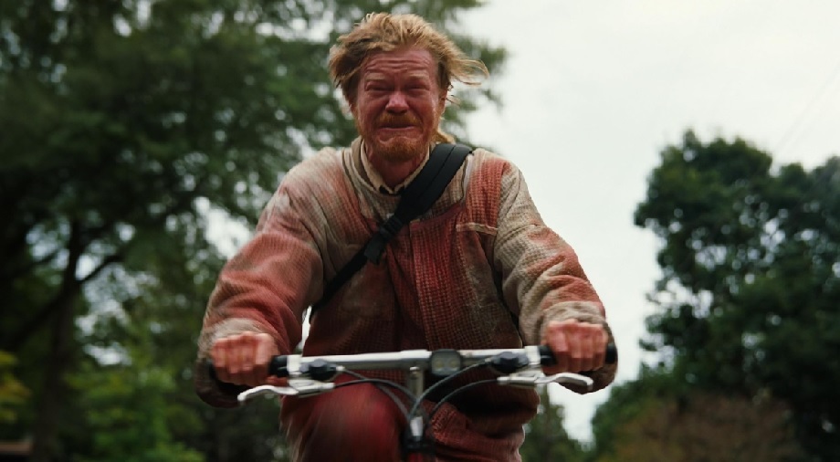 Джесси Племонс в фильме «Бугония» (2025)