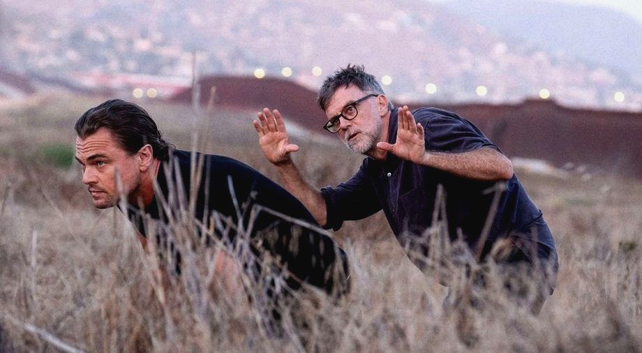 Леонардо ДиКаприо и Пол Томас Андерсон на съёмках фильма «Битва за битвой» / Источник: Legion Media