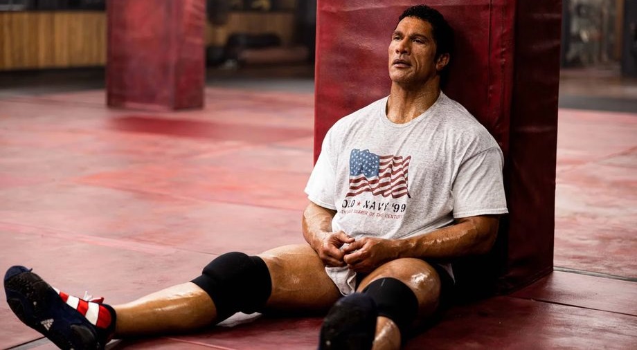 Дуэйн Джонсон в фильме «Крушащая машина» (2025)