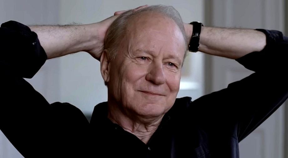 Стеллан Скарсгард в фильме «Сентиментальная ценность»