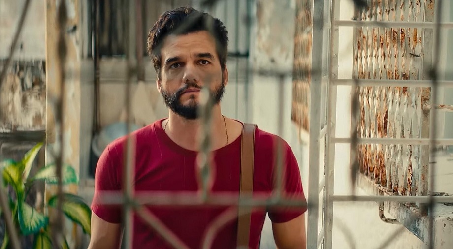 Вагнер Моура в фильме «Секретный агент»