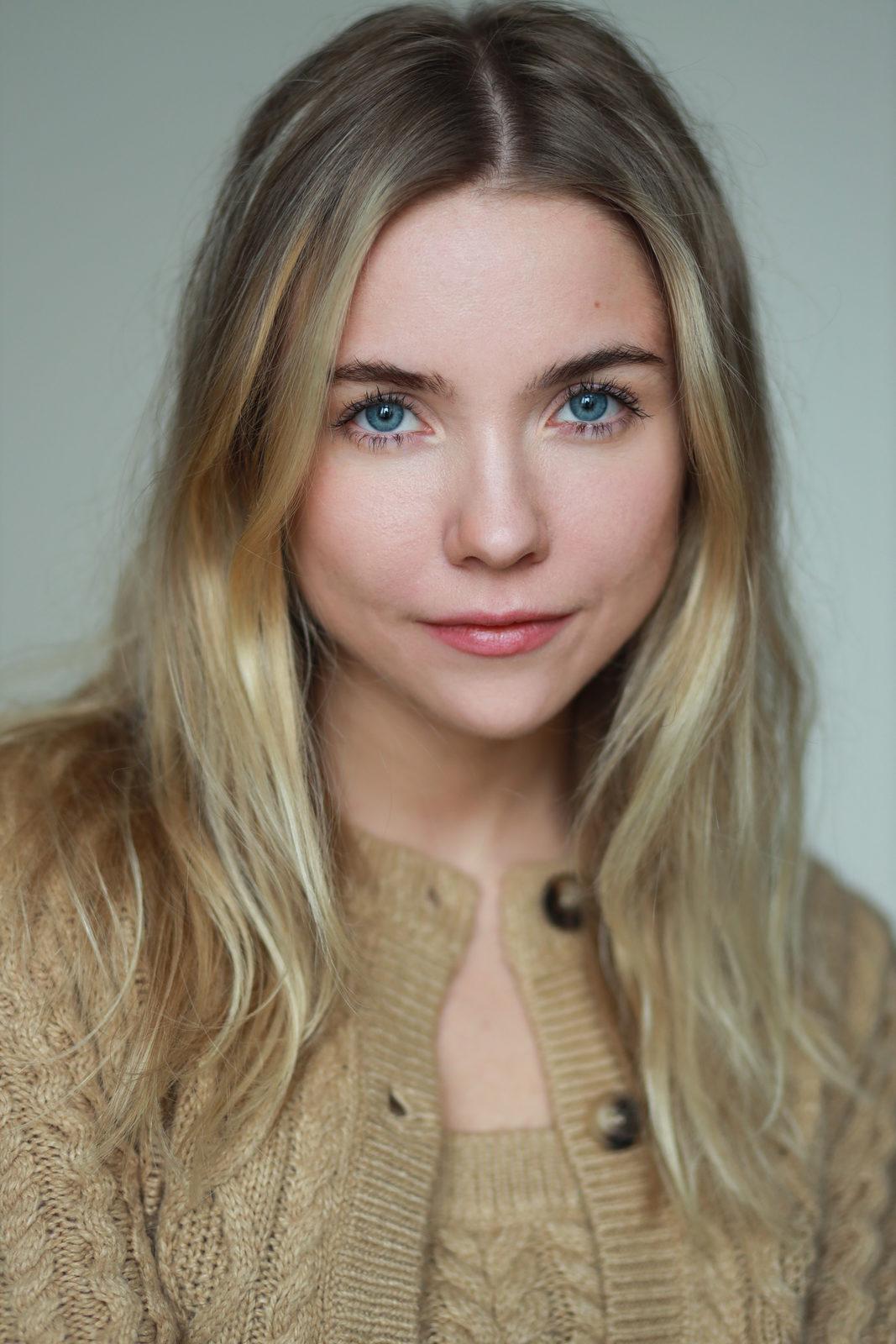 Лена Жуля