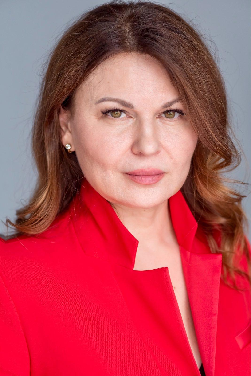 Лана Долева