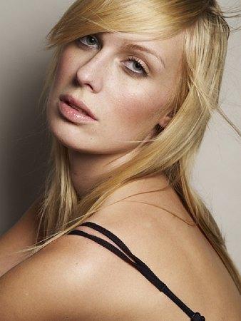CariDee English