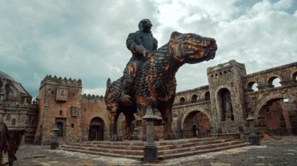 Трудно быть богом