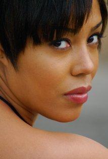 De'Adre Aziza
