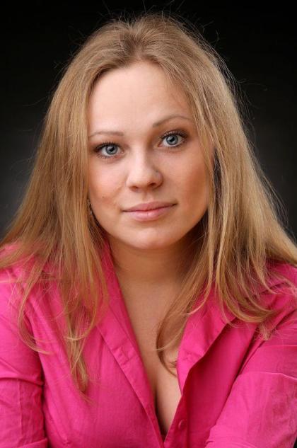 Анна Колова