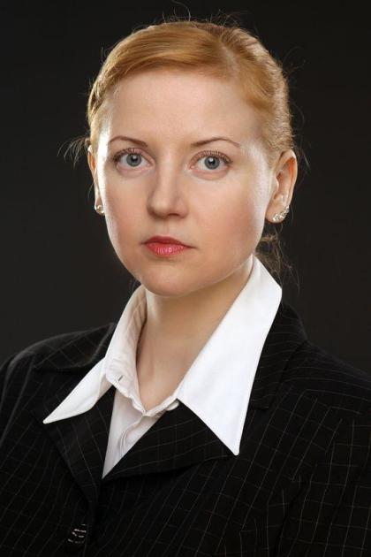 Яна Попова