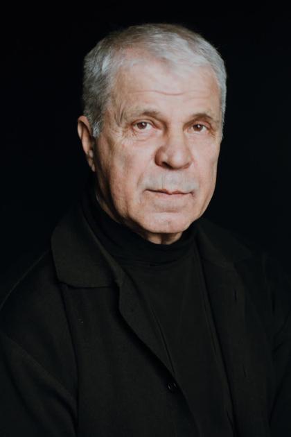 Александр Довбня