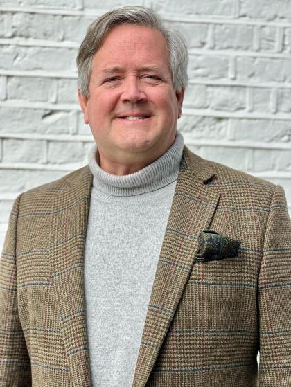 Dickon R Thompson