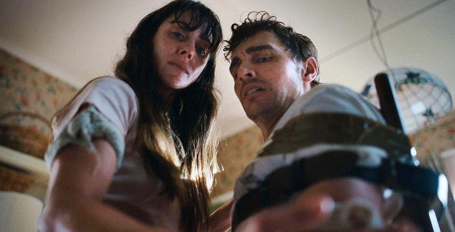 Видео дня. Компания Neon выпустила первый тизер-трейлер боди-хоррора «Одно целое» с Элисон Бри и Дэйвом Франко