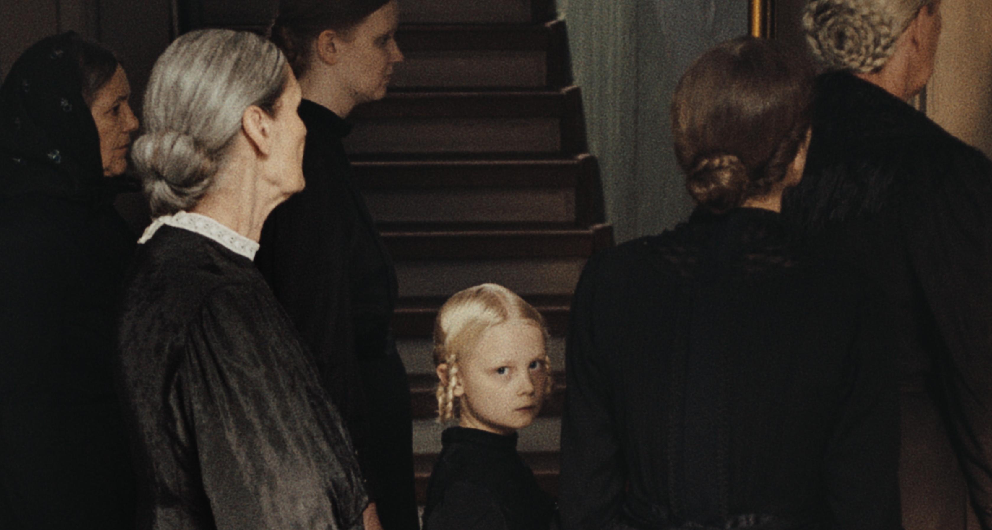 Солнце, дождь, память, жизнь и смерть в амбициозной и искусной драме «Звук падения» 