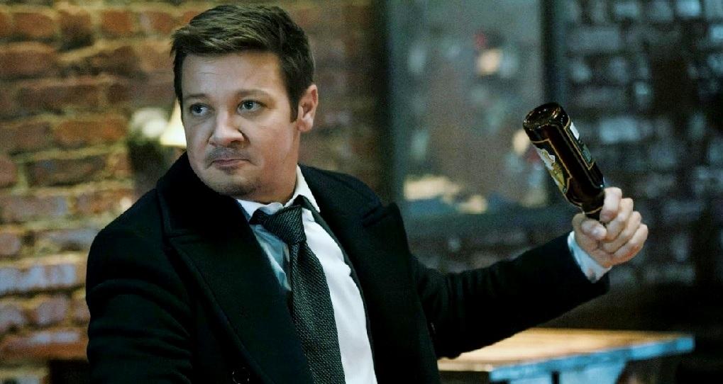 Семья дня. Джереми Реннер прокомментировал заявление бывшей жены о том, что он угрожал её убить