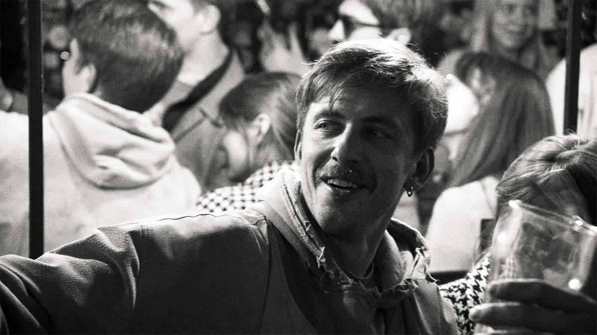 Эмиграция, театр и Александр Паль в фильме «Картины дружеских связей»