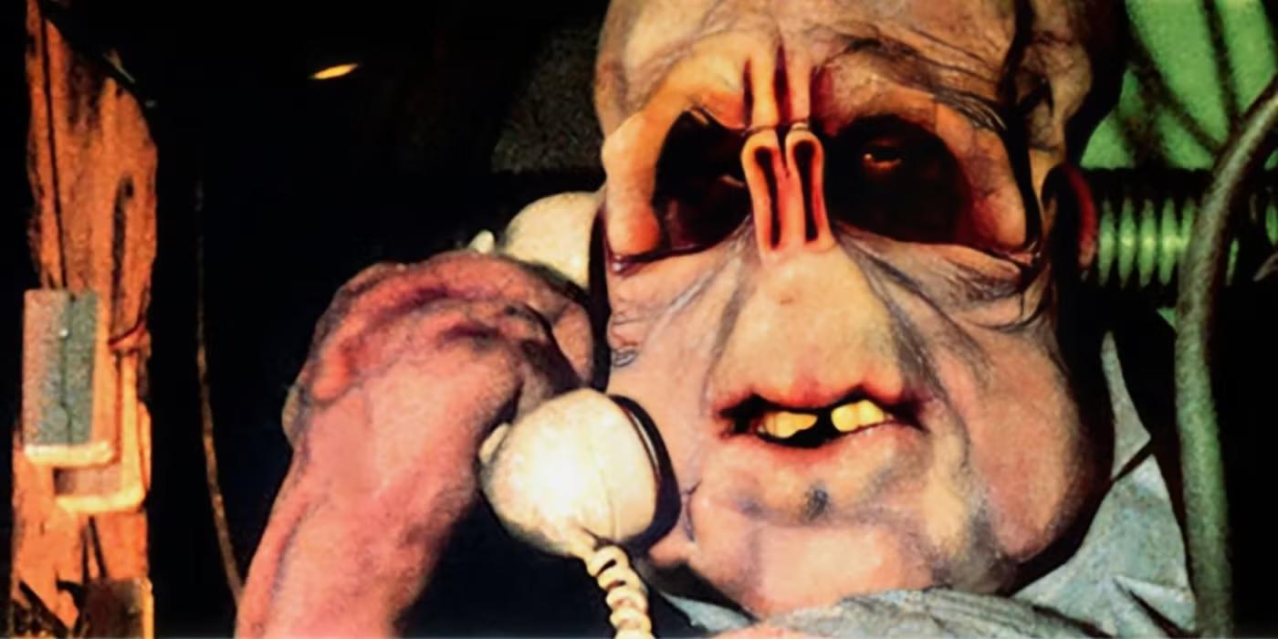 Бургеры с человечиной, матерящиеся куклы, крысообразные обезьяны. С чего начинал Питер Джексон