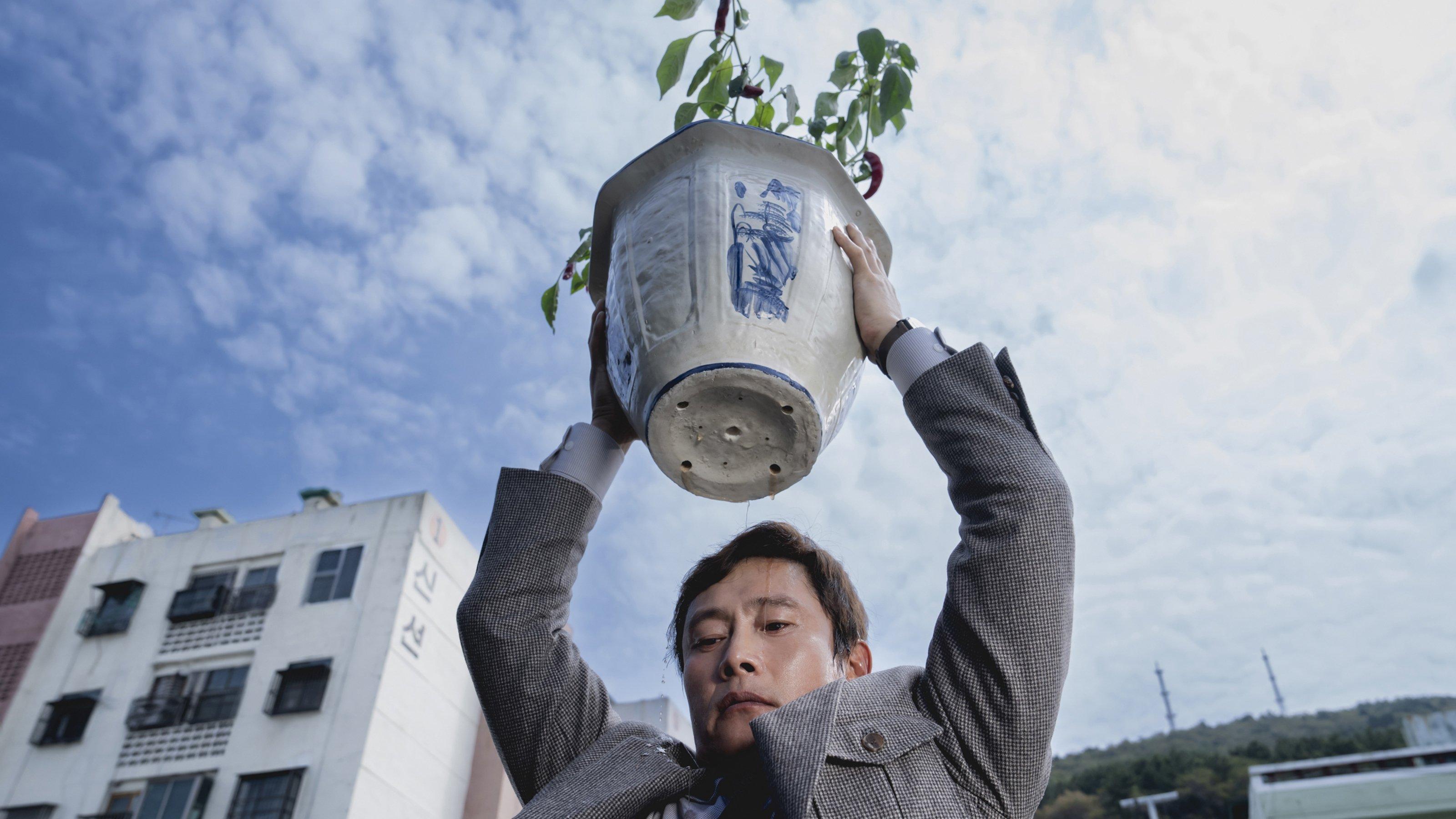 Особенности национального трудоустройства в комедийном триллере «Метод исключения»