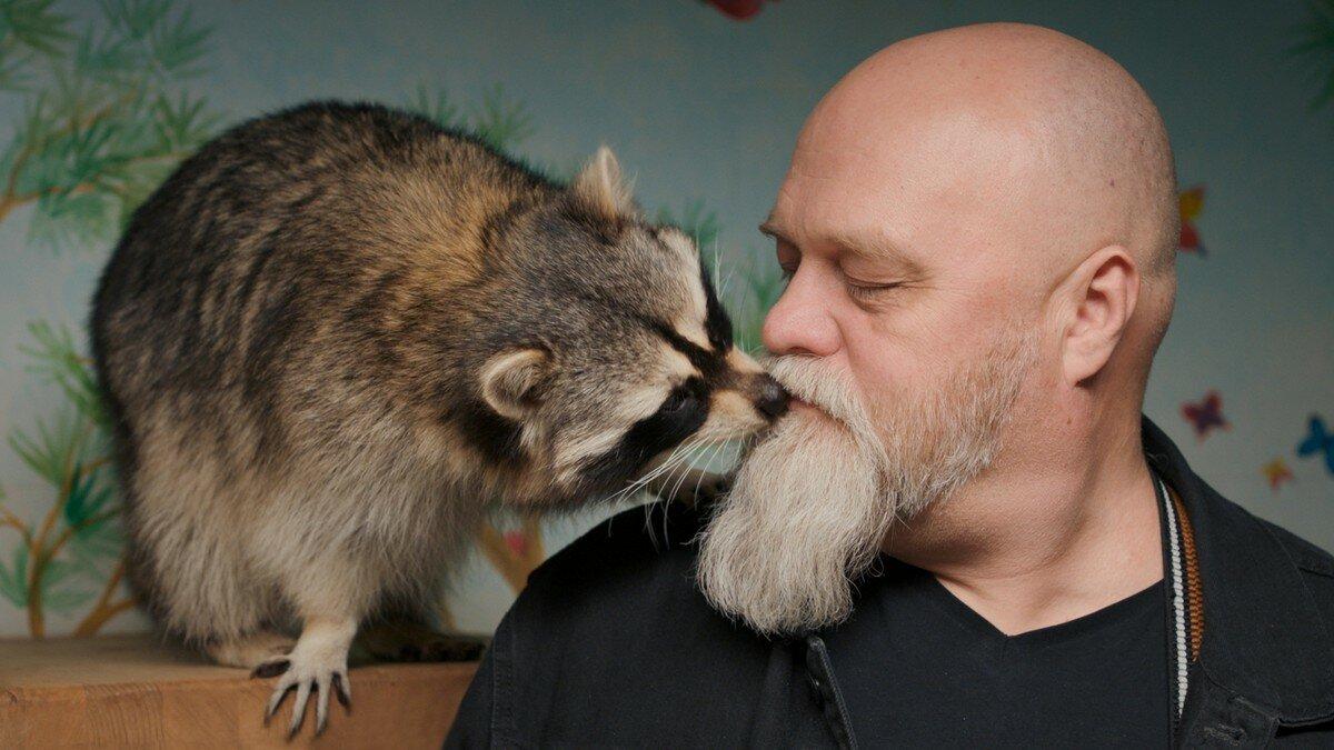 Еноты, беглые нацисты и школа Марины Разбежкиной в «Новом Берлине»