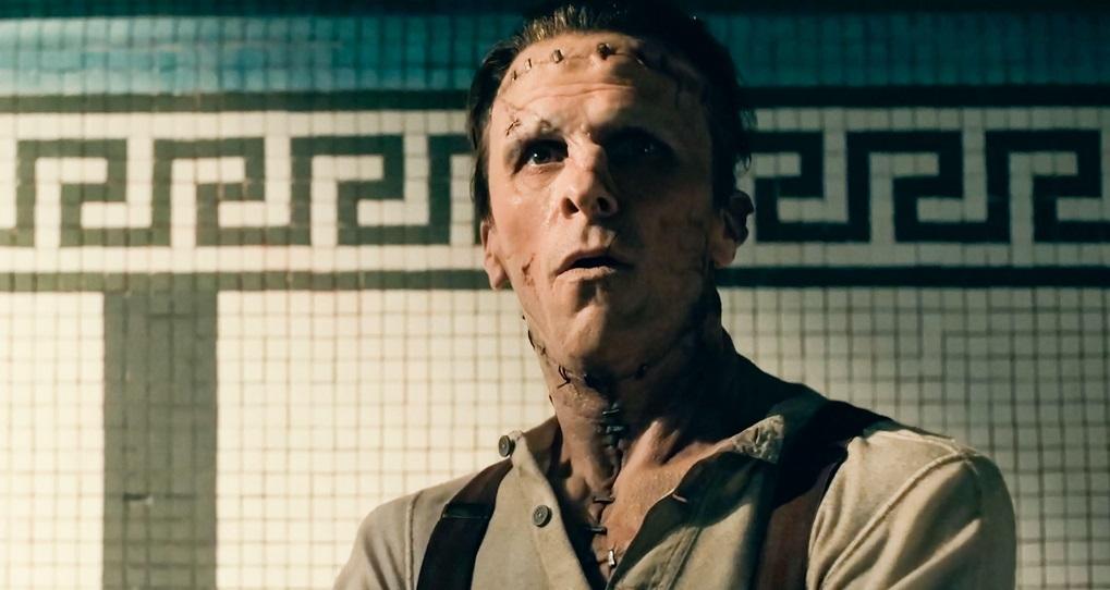 Ещё один монстр дня. Для роли чудовища Франкенштейна Кристиана Бэйла гримировали по 6 часов — актёр кричал, чтобы не сойти с ума