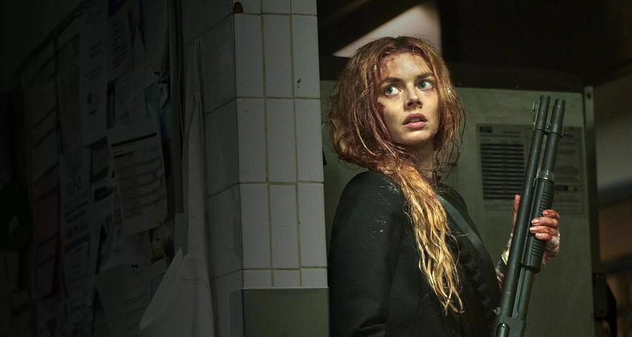 Две сестры, взрывающиеся люди и Элайджа Вуд в «Я иду искать 2»