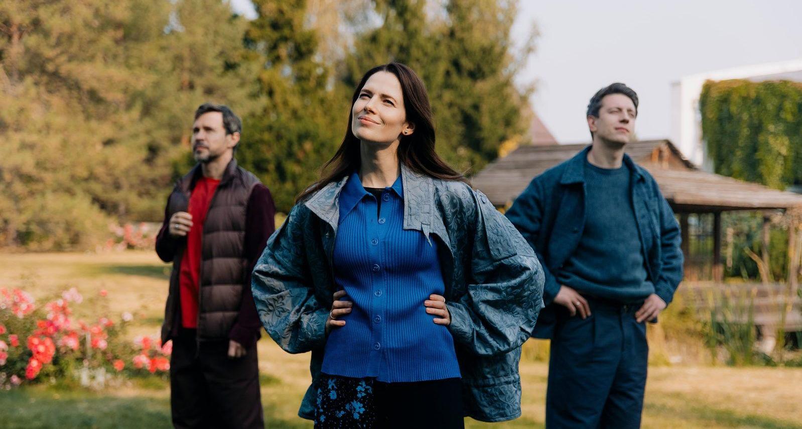 Несчастные семьи, ядовитый чай и Юлия Снигирь в драме «Кто-то должен умереть» 