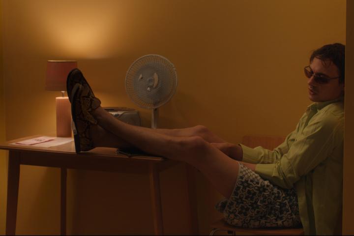 Отсутствие оценок и сновидческие метафоры в «Сорванце» Харриса Дикинсона