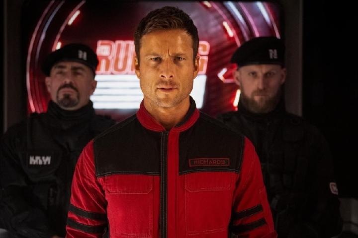 Роль дня. Глен Пауэлл получил главную роль в «Бегущем человеке» только после утверждения его кандидатуры самим Стивеном Кингом