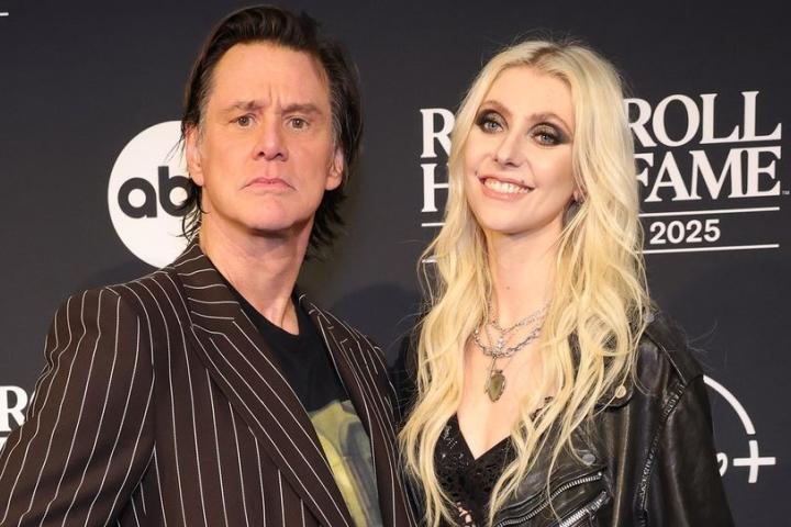 Воссоединение дня. Звёзды «Гринча» Джим Керри и Тейлор Момсен впервые встретились спустя 25 лет после выхода фильма