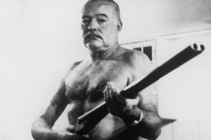 Байопик дня. Постановщица хоррора «Приглашение» снимет фильм о последних годах жизни Эрнеста Хемингуэя