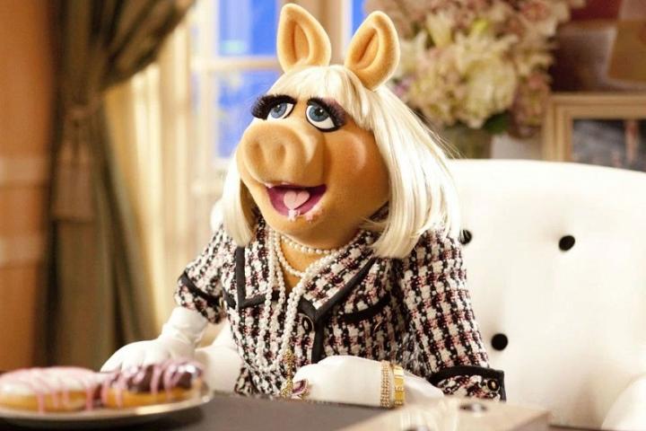 Спинофф дня. Дженнифер Лоуренс и Эмма Стоун спродюсируют фильм о Мисс Пигги из «Маппет-шоу»