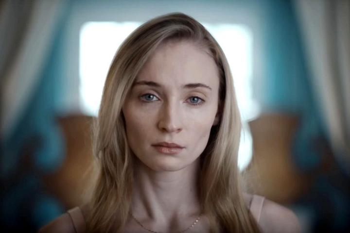 Кадр дня. Первый взгляд на Софи Тёрнер в образе Лары Крофт в сериале «Расхитительница гробниц»