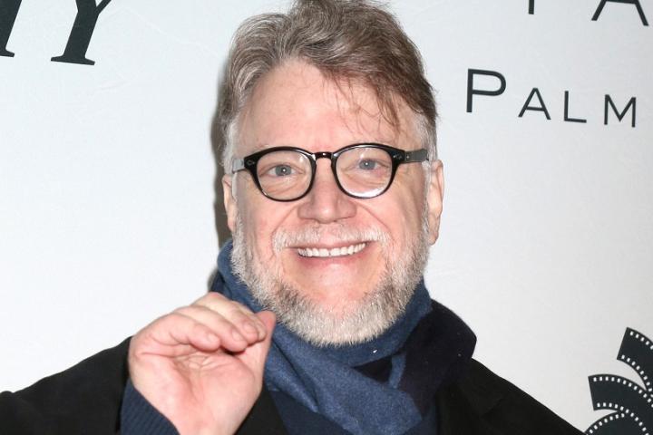 Видео дня. Гильермо дель Торо спел с ансамблем мариачи на вечеринке Netflix на фестивале «Сандэнс»